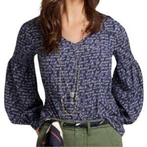 NEW Cabi Women’s Te Amo Blouse/Tunic Script Print V-Neck Top in Navy and White M